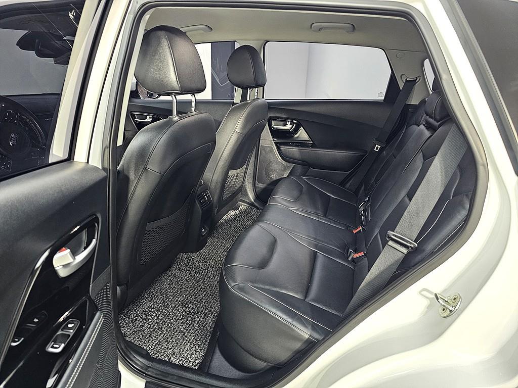 KIA Niro - Vista 9
