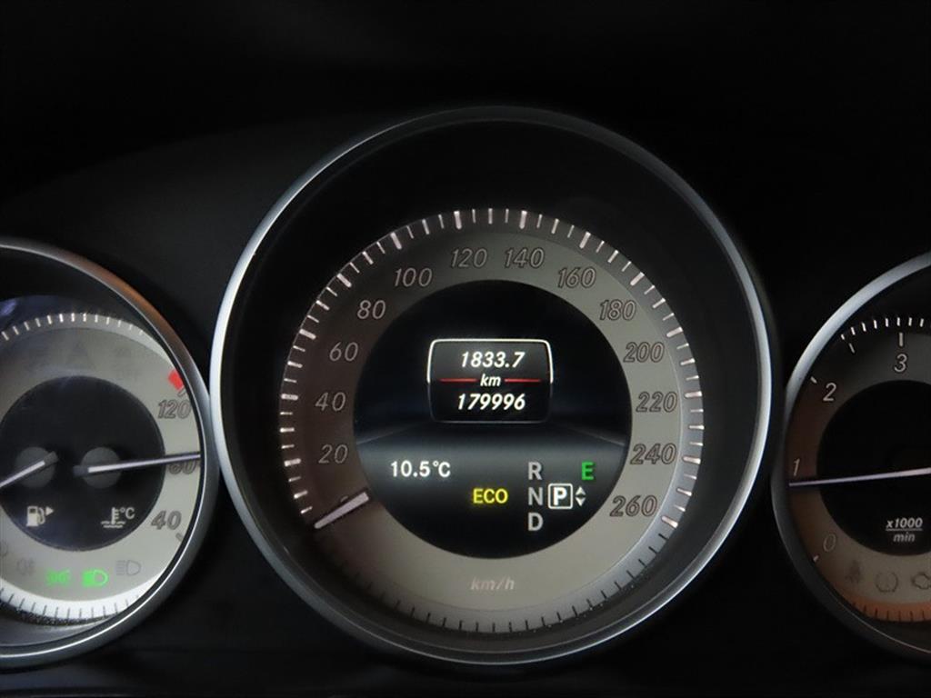 Mercedes Benz E class - Vista 9