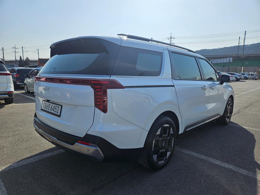 KIA Carnival - Vista 4