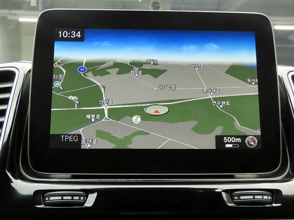 Mercedes Benz GLE Class - Vista 9