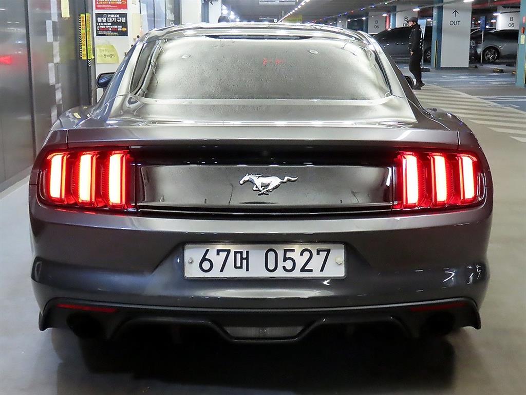 Ford Mustang - Vista 5