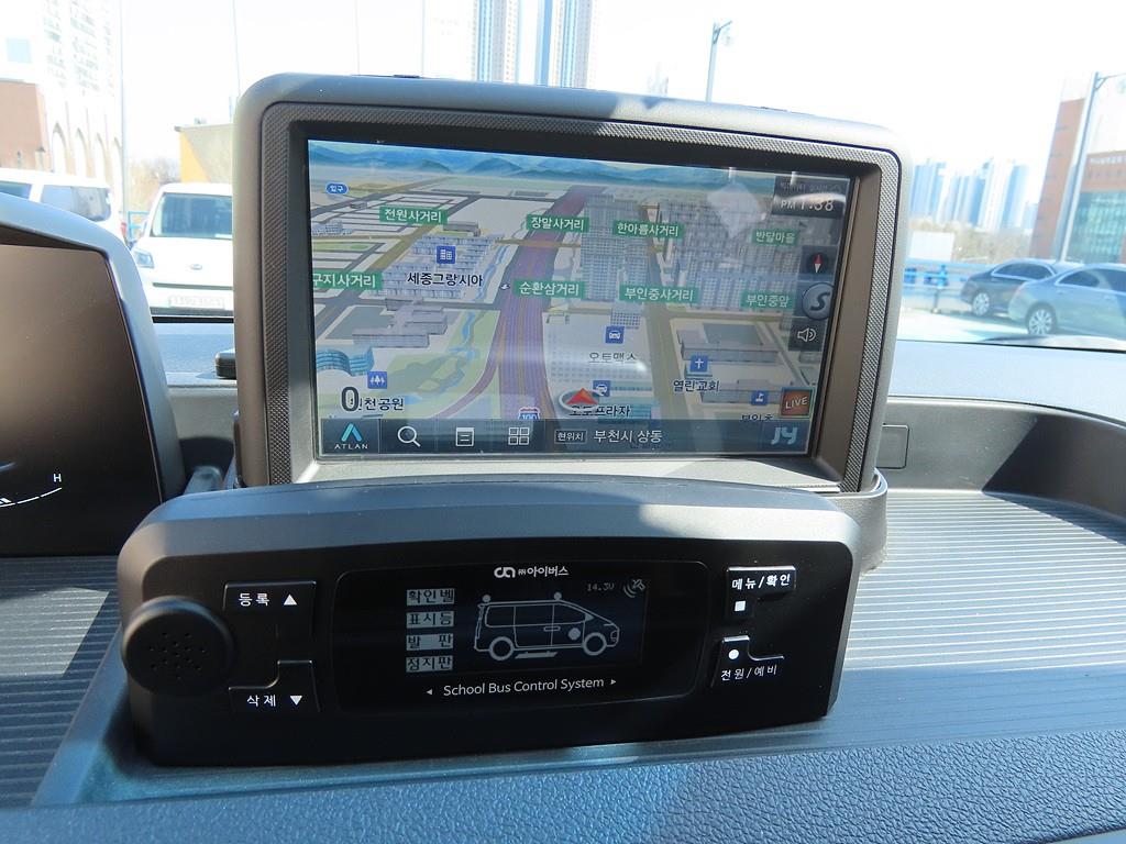 HYUNDAI Staria - Vista 10