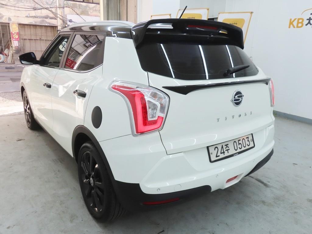 Ssangyong Tivoli - Vista 4