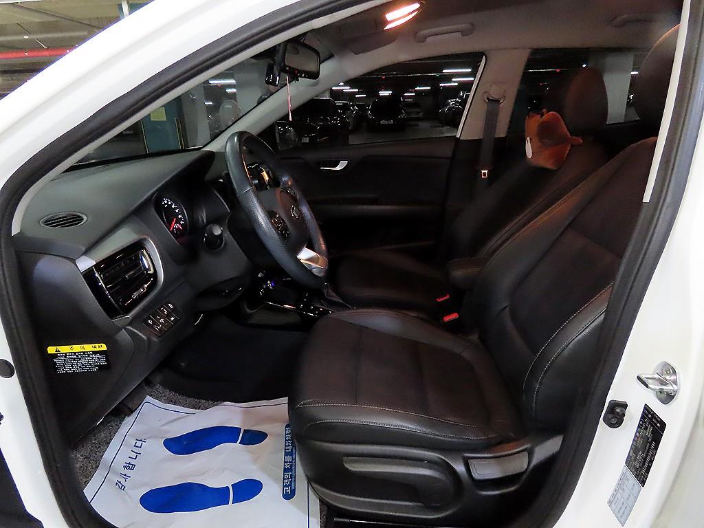 KIA Stonic - Vista 6