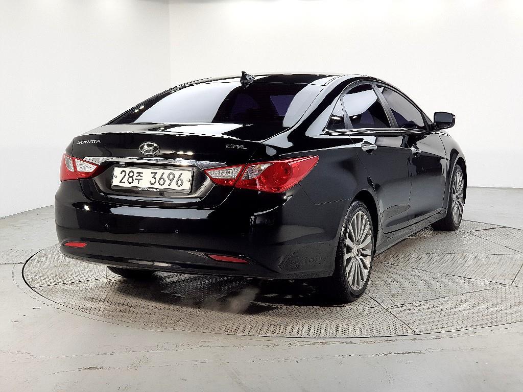 HYUNDAI Sonata - Vista 4