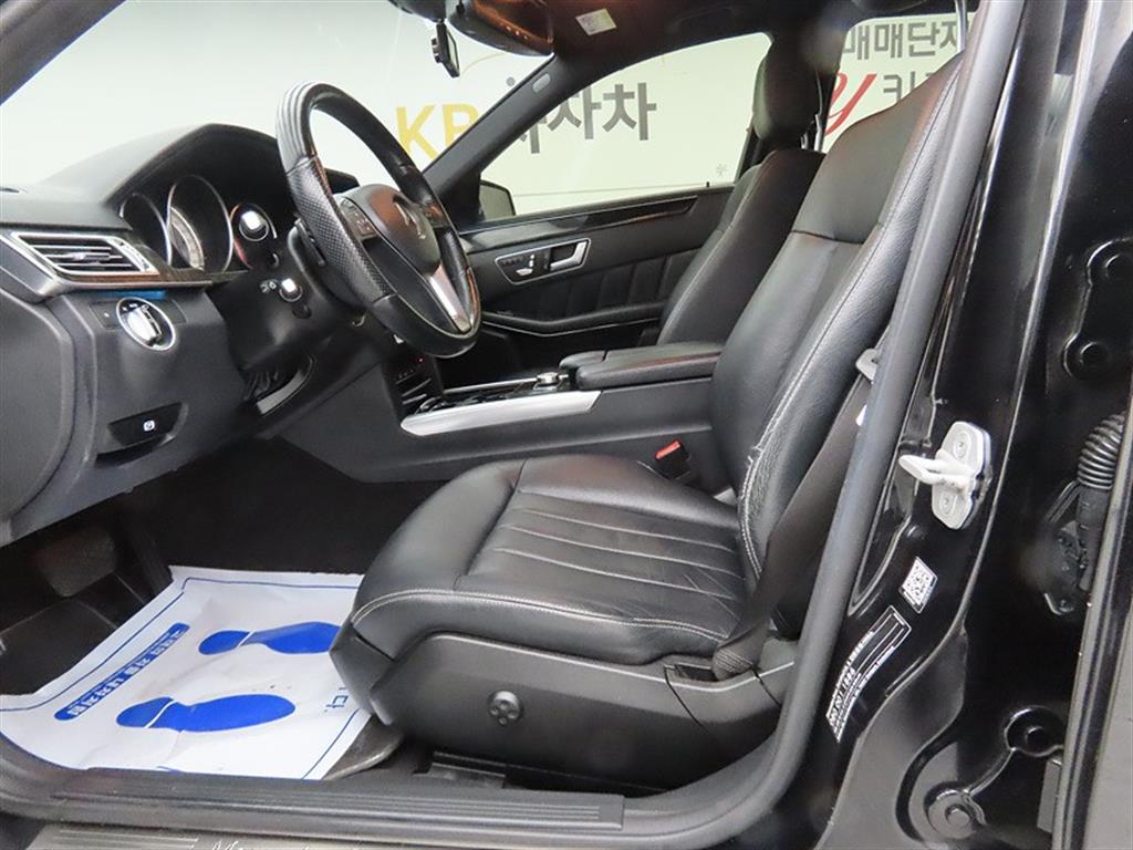 Mercedes Benz E class - Vista 5