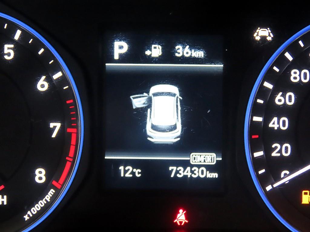 HYUNDAI Kona - Vista 9