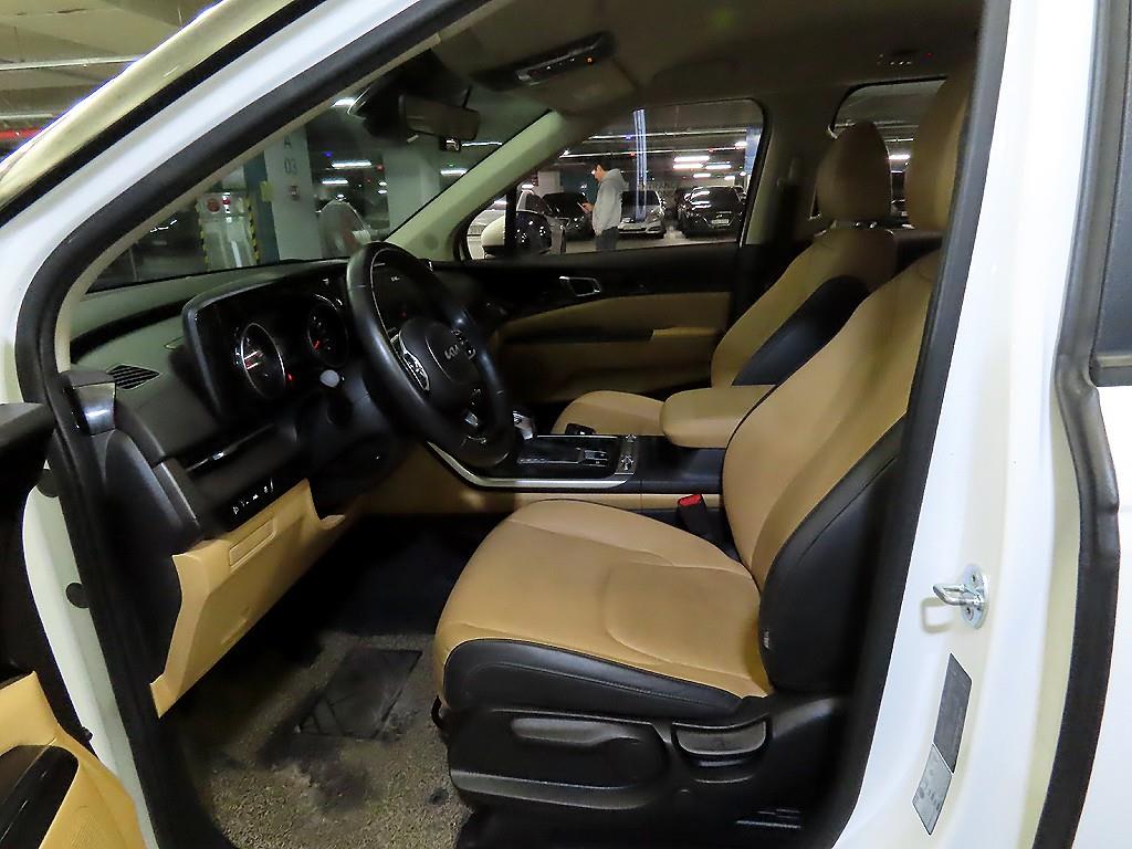 KIA Carnival - Vista 11