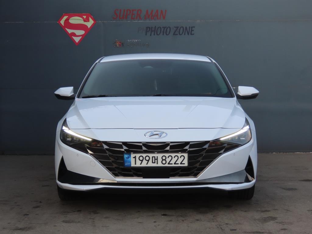 HYUNDAI Avante - Vista 3