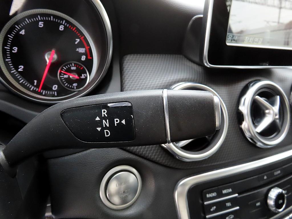 Mercedes Benz GLA Class - Vista 10