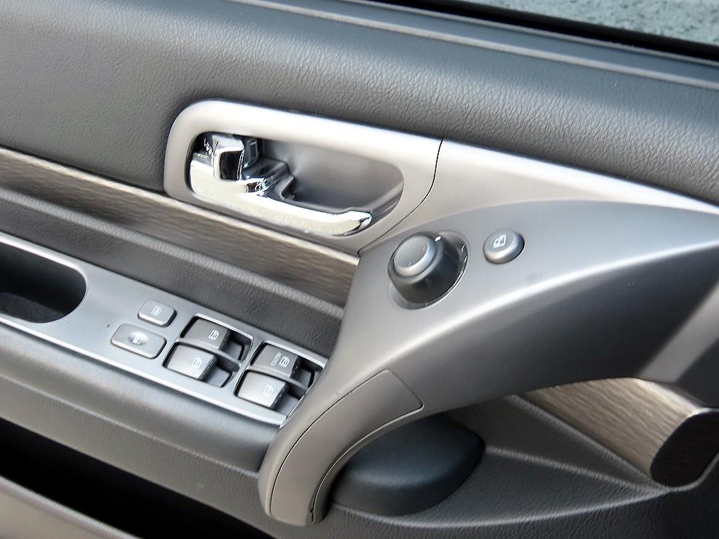 Ssangyong Korando - Vista 12