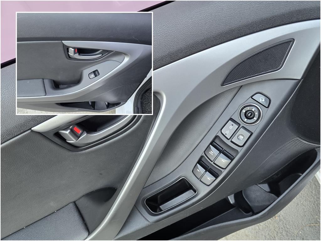 HYUNDAI Avante - Vista 12