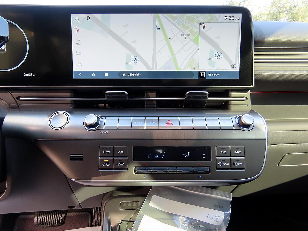 HYUNDAI Kona - Vista 12