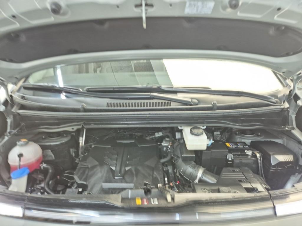 HYUNDAI Staria - Vista 5