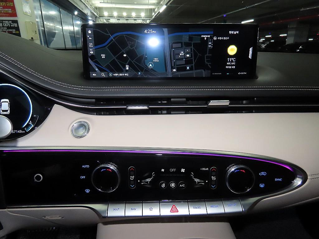 Genesis GV70 - Vista 11