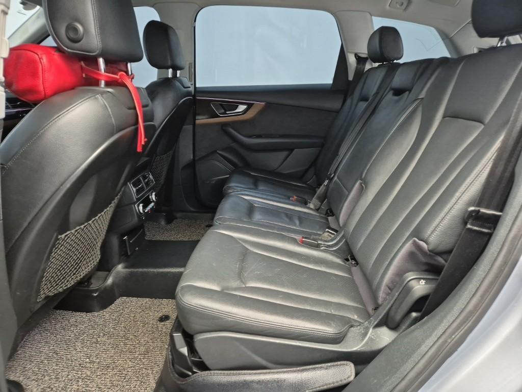 Audi Q7 - Vista 10