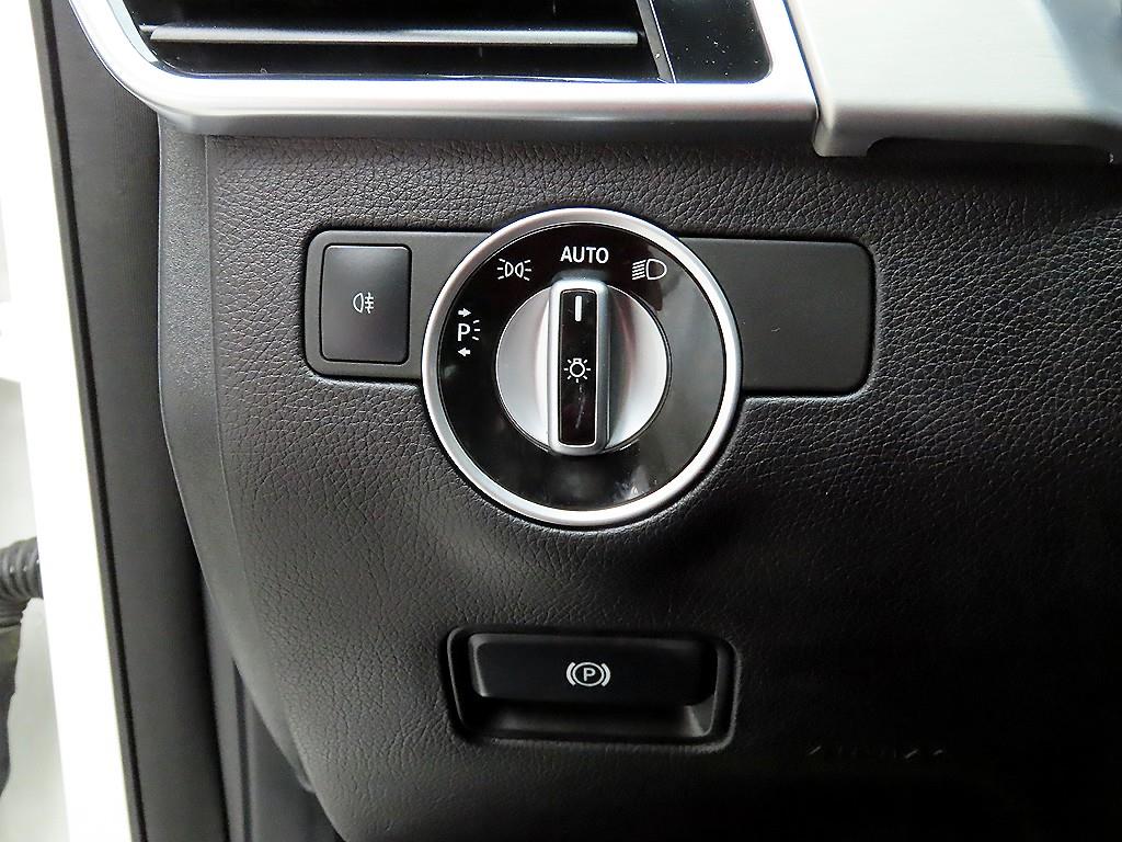 Mercedes Benz GLE Class - Vista 12