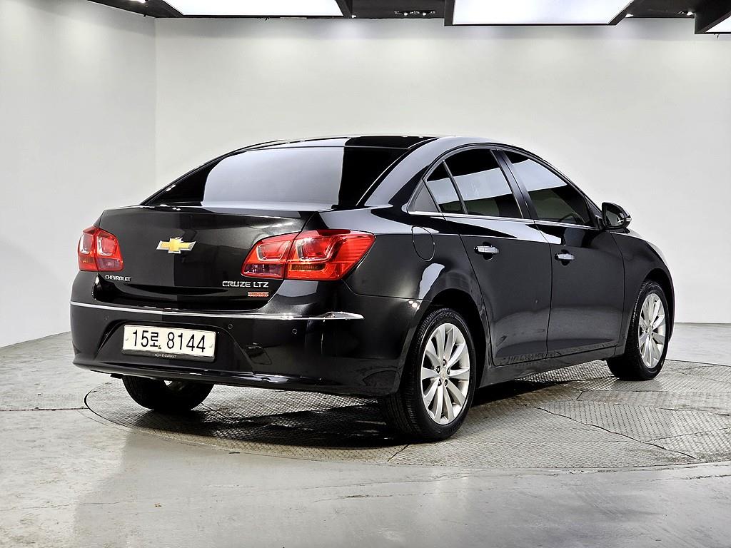 Chevrolet Cruise - Vista 4