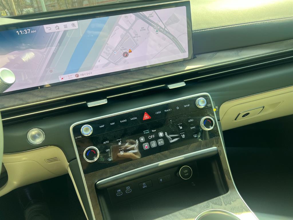 Genesis GV80 - Vista 11