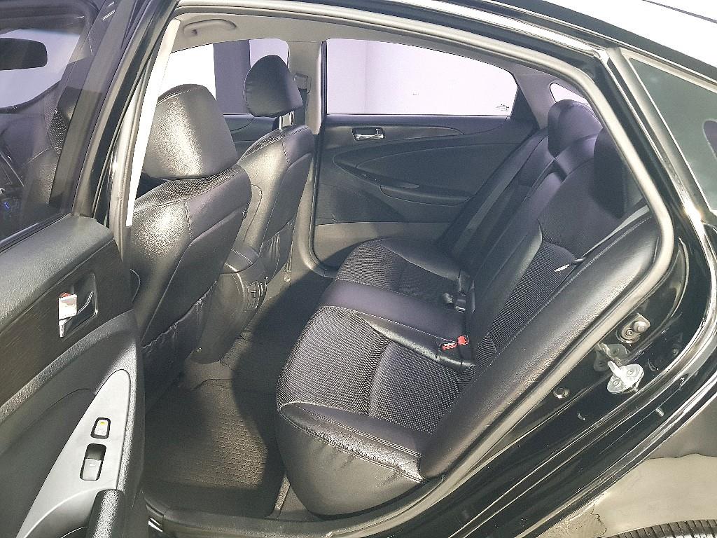 HYUNDAI Sonata - Vista 9