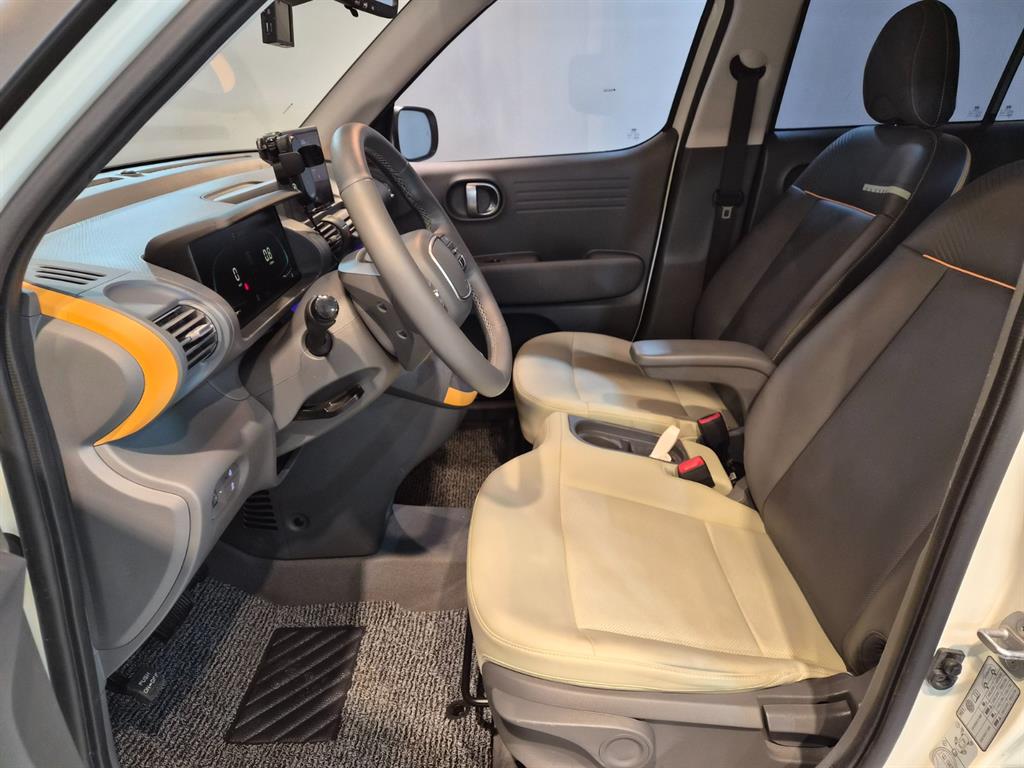 HYUNDAI Casper - Vista 10