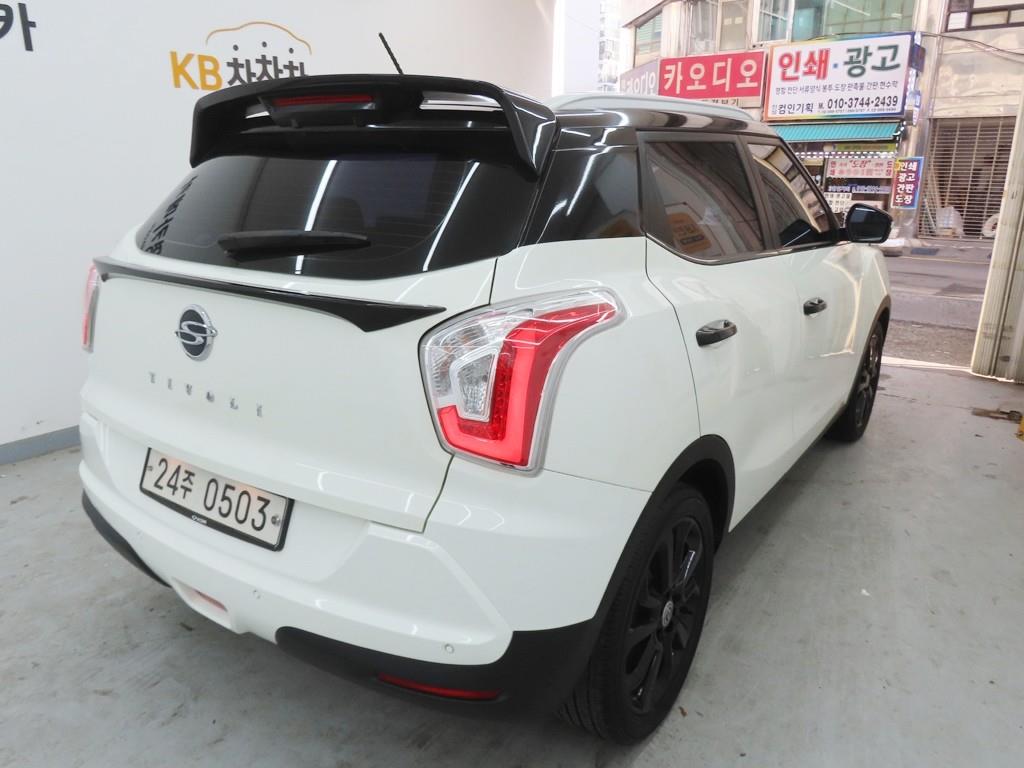 Ssangyong Tivoli - Vista 3