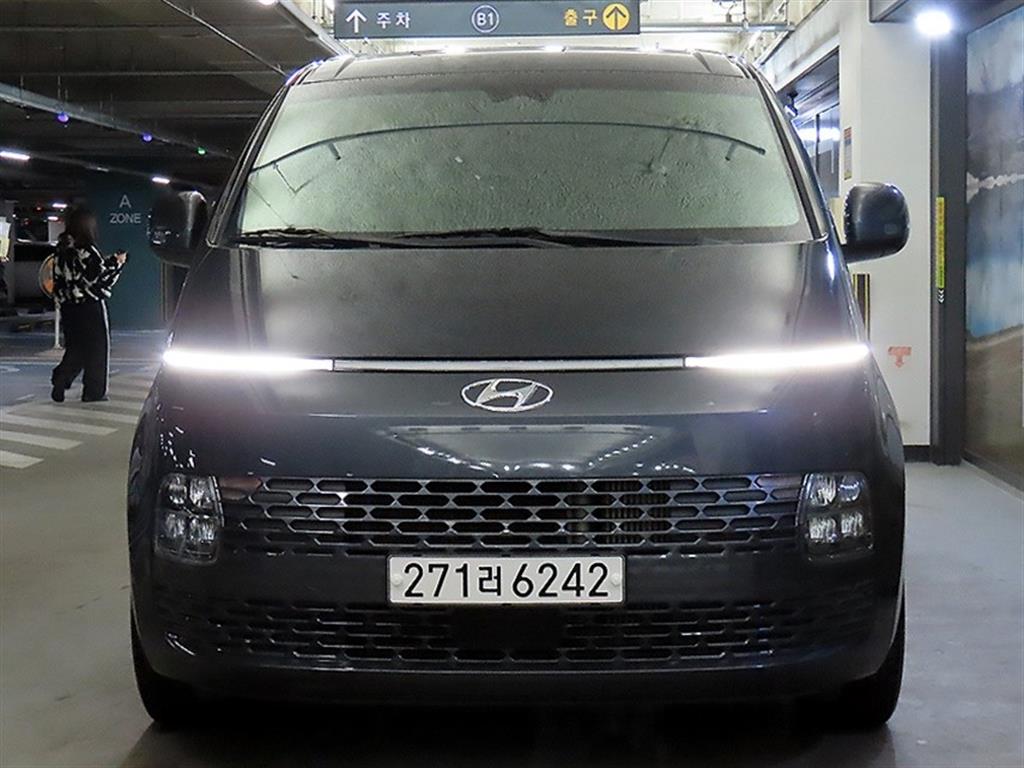 HYUNDAI Staria - Vista 2