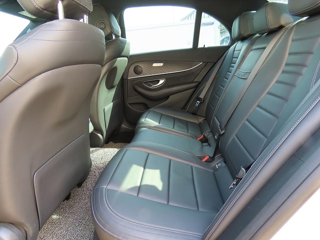 Mercedes Benz E class - Vista 6