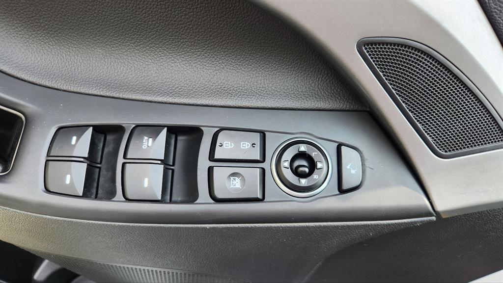 HYUNDAI Avante - Vista 12