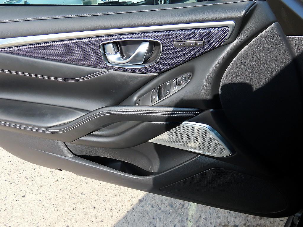 Infiniti Q - Vista 10