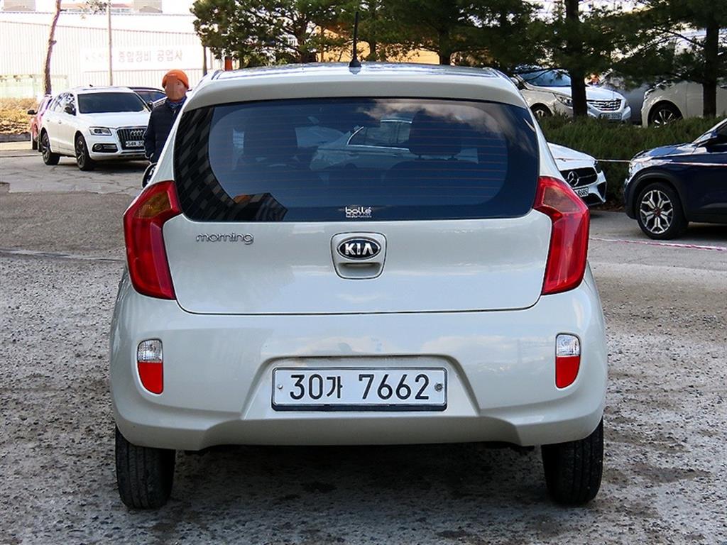 KIA Morning - Vista 4