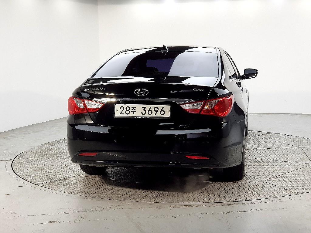 HYUNDAI Sonata - Vista 3