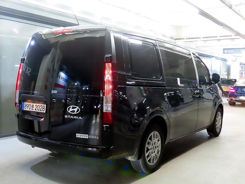 HYUNDAI Staria - Vista 4