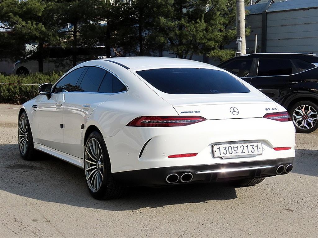 Mercedes Benz AMG GT - Vista 3