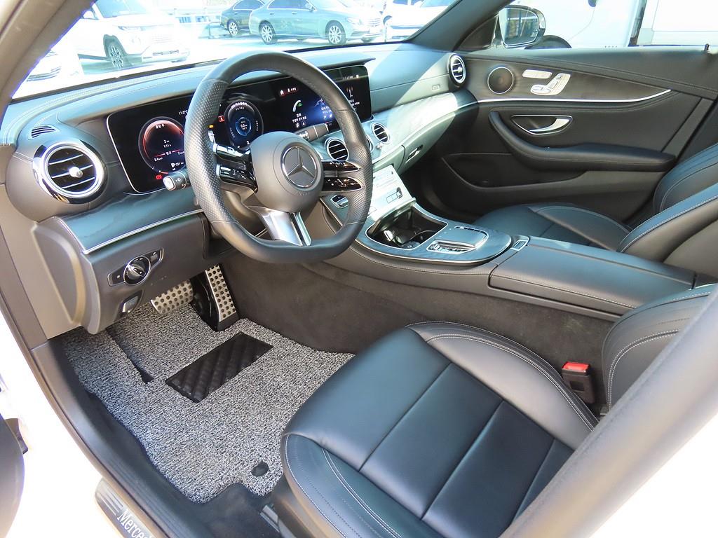 Mercedes Benz E class - Vista 7