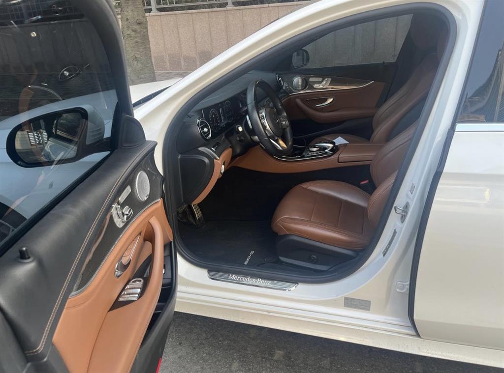 Mercedes Benz E class - Vista 9