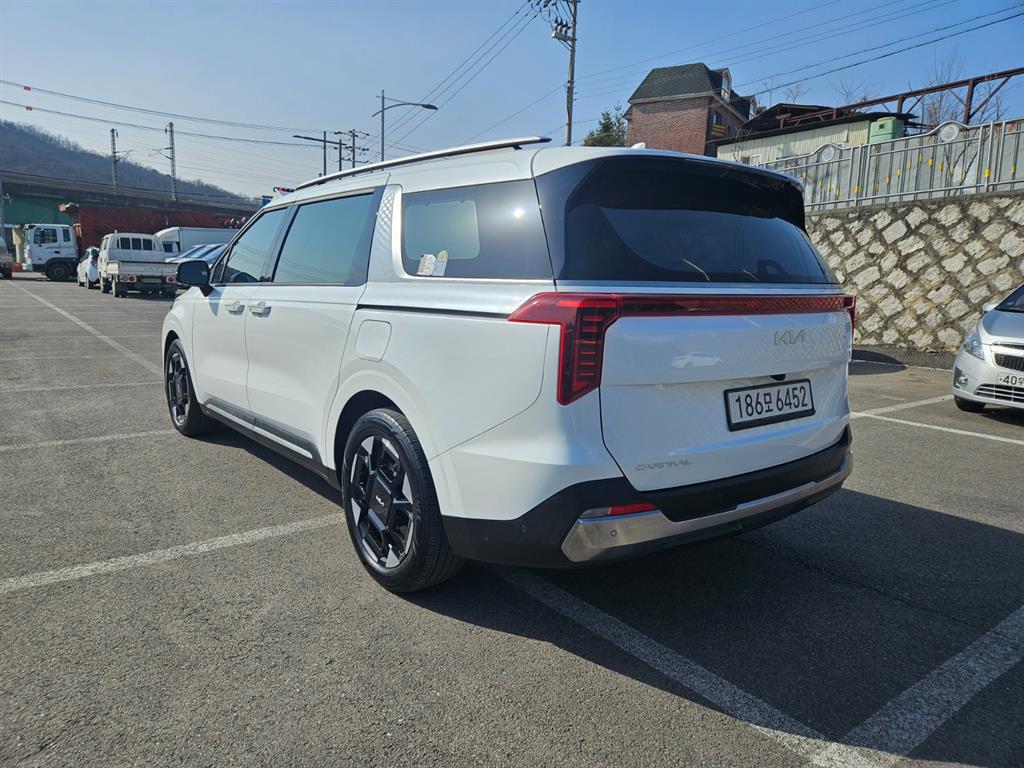 KIA Carnival - Vista 3