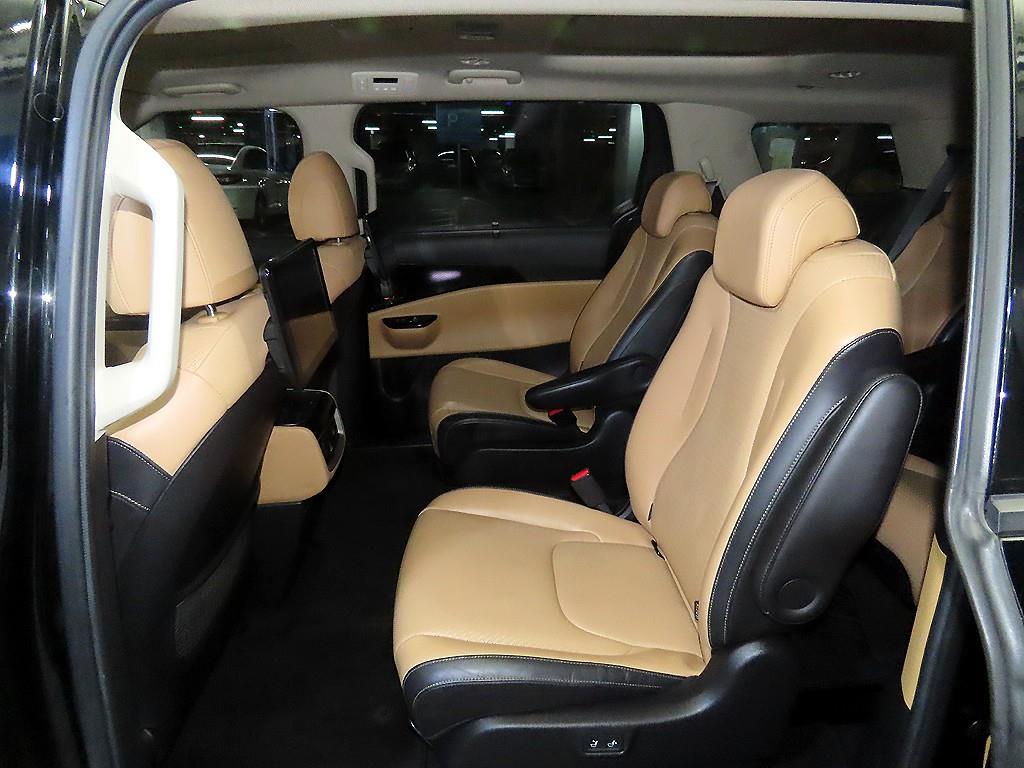 KIA Carnival - Vista 7