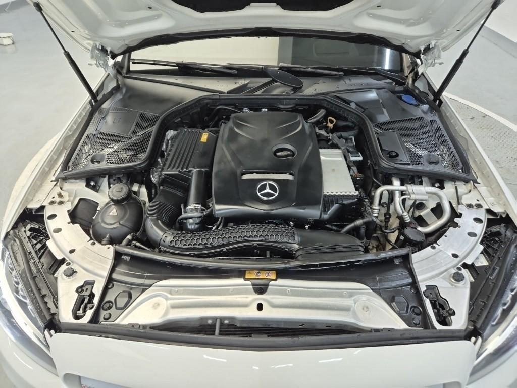 Mercedes Benz C Class - Vista 5