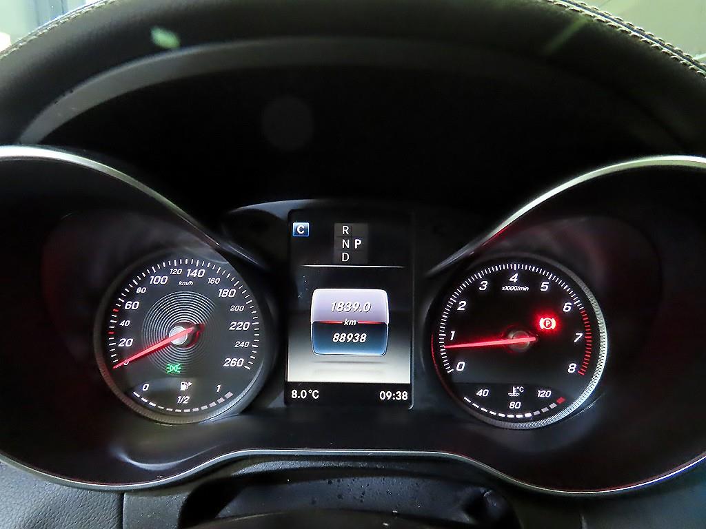 Mercedes Benz C Class - Vista 9