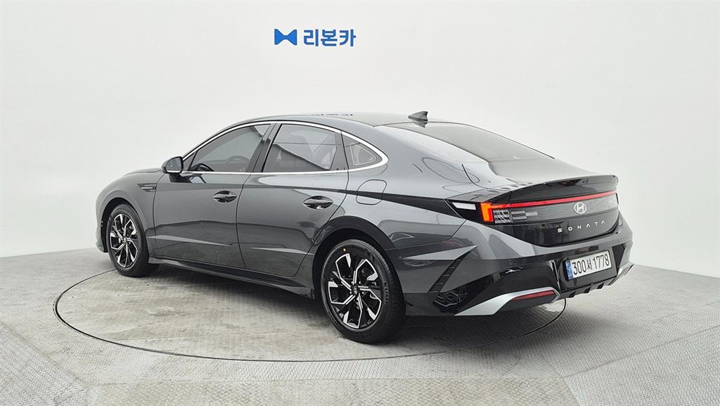 HYUNDAI Sonata - Vista 4