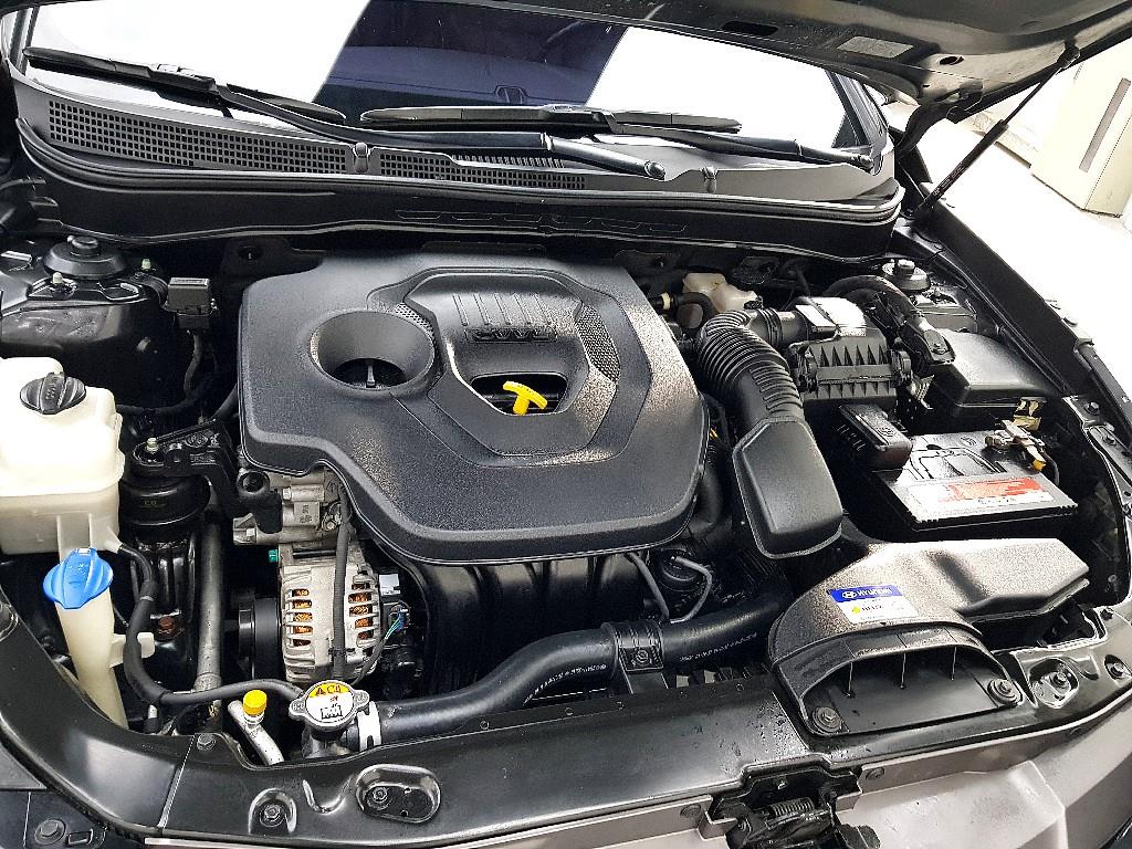 HYUNDAI Sonata - Vista 6