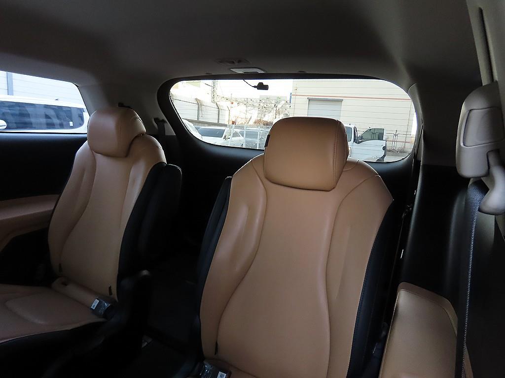 KIA Carnival - Vista 7