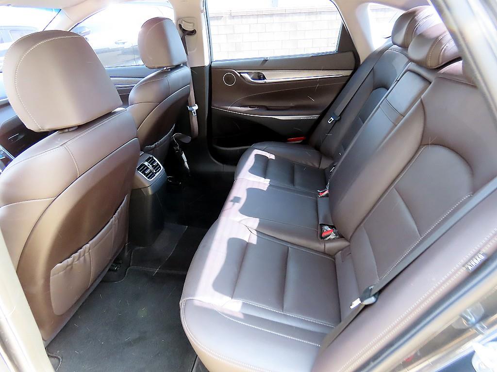 HYUNDAI Grandeur - Vista 6