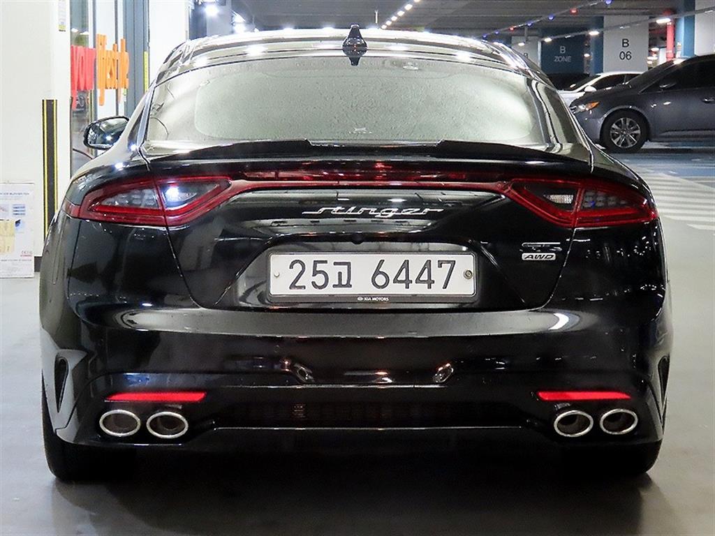 KIA Stinger - Vista 5