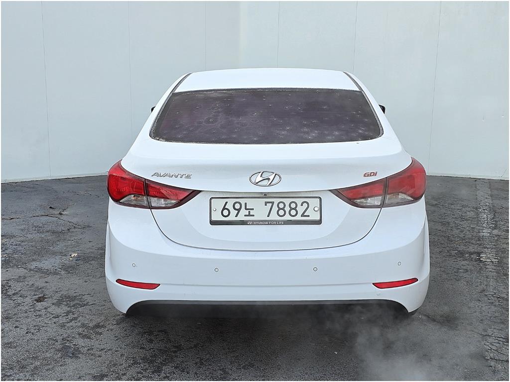 HYUNDAI Avante - Vista 4