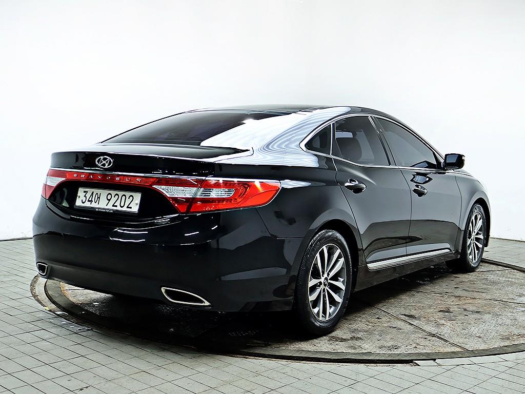 HYUNDAI Grandeur - Vista 7