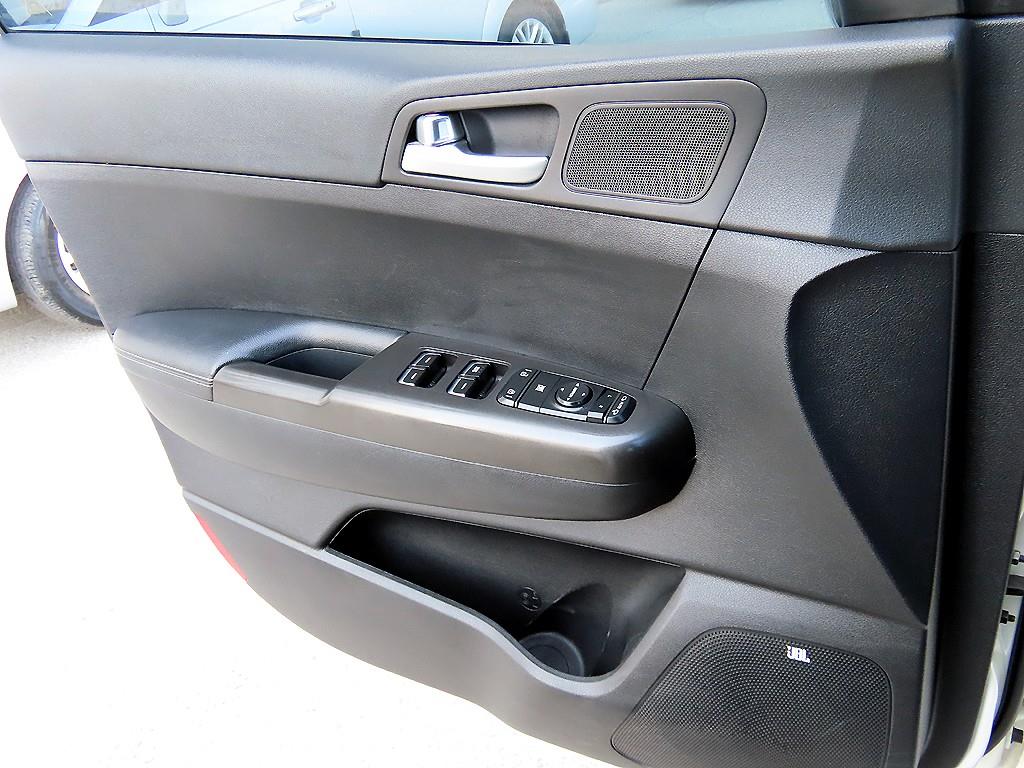 KIA Sportage - Vista 11