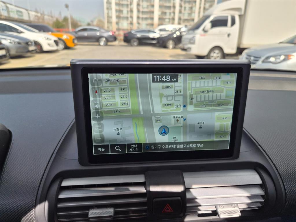 HYUNDAI Casper - Vista 9