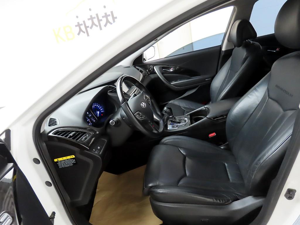 HYUNDAI Grandeur - Vista 5